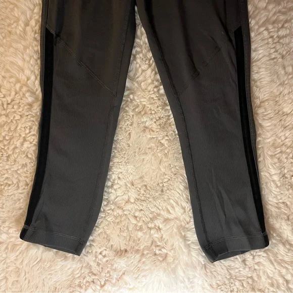 Lululemon Gray Cropped Workout Leggings - Picture 7 of 15